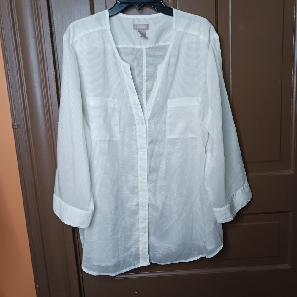Chico Women's White Top Button Down size 1 (10 - 12)